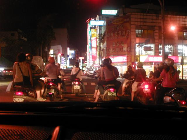 Changhua intersection at night